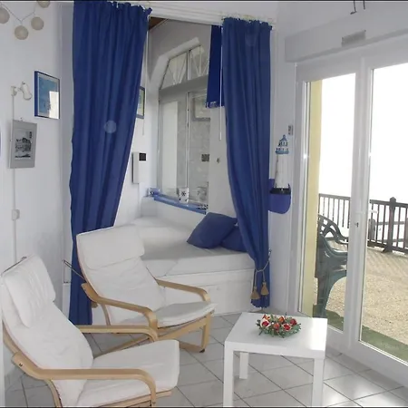 Les Pieds Dans L'eau